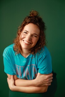 Beth Stelling: Let Me Get Loose at Comedy @ the Carlson