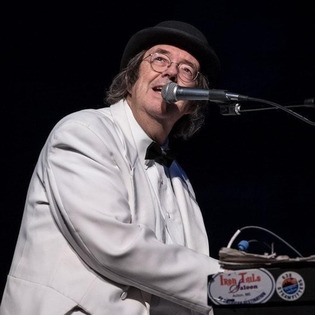 Dr Dirty John Valby at Comedy @ the Carlson