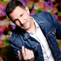 Ty Herndon in Under the Covers